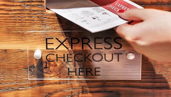 Express check-out là gì? Quy trình check-out “thần tốc” lễ tân cần biết