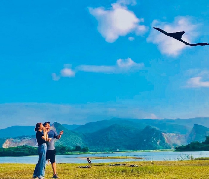 Hồ Đồng Chanh Hòa Bình cảnh sắc như Thụy Sĩ, check in góc nào cũng đẹp mê ly