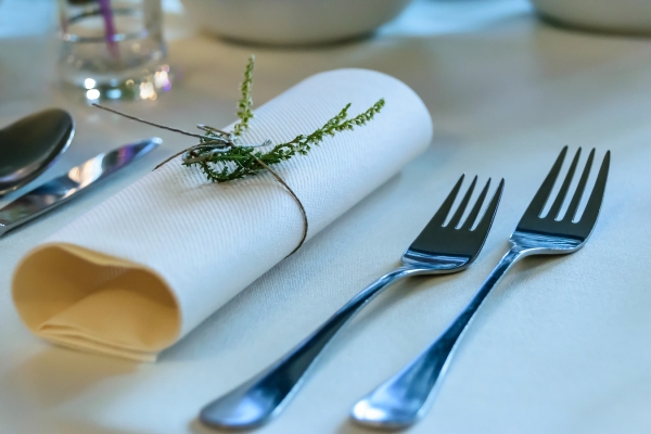Cutlery là gì? Dụng cụ Cutlery có chức năng gì trong nhà hàng khách sạn?