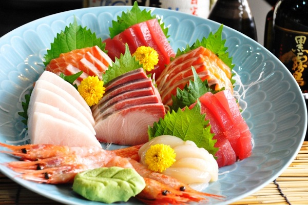 Bạn có phân biệt được sushi và sashimi?